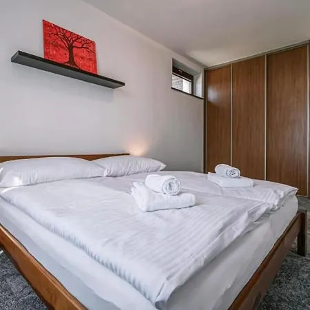 Apartment 210 Aston