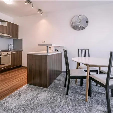 210 Aston Apartamento *